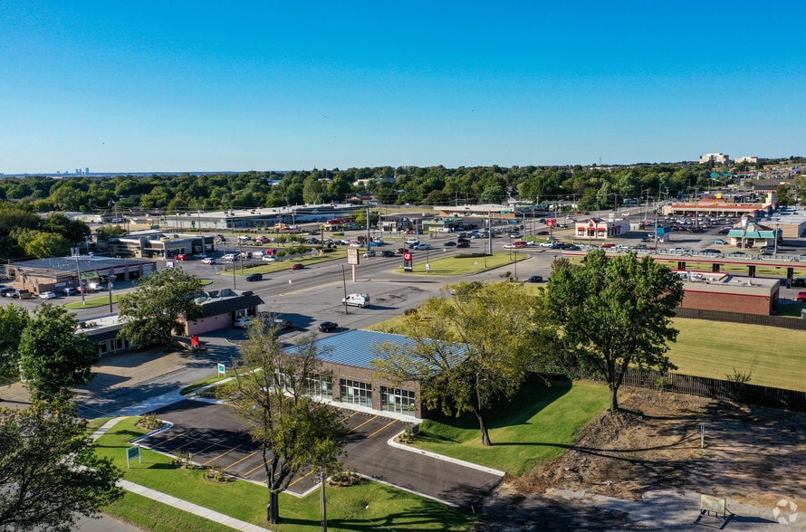 Primary Photo Of 524 W Iola St, Broken Arrow Medical For Sale