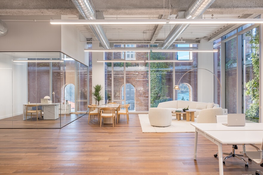 More Photos Of 300 Kent Ave, Brooklyn Office For Lease