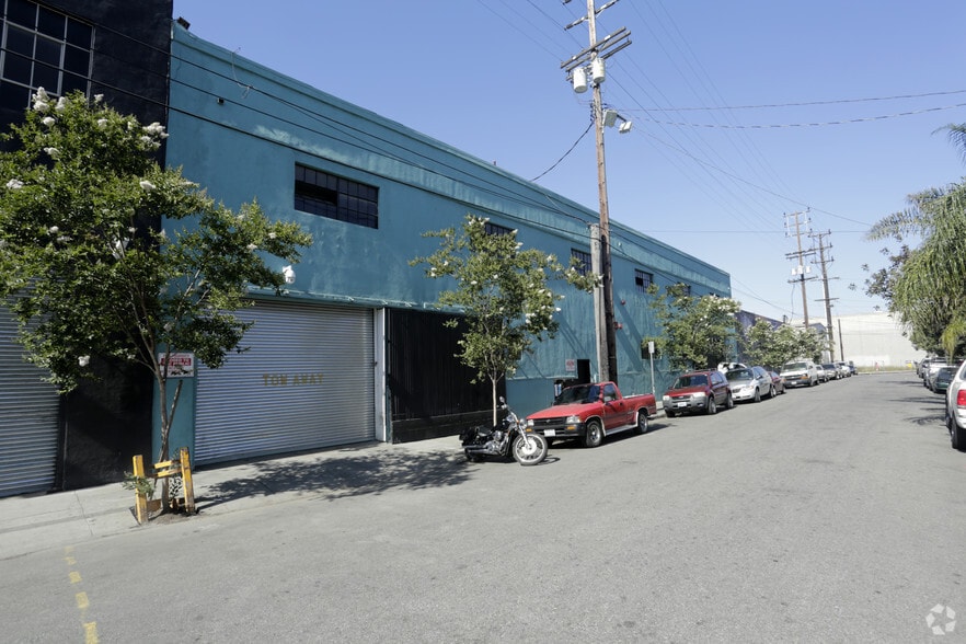 More Photos Of 314 W 58th St, Los Angeles Warehouse For Lease