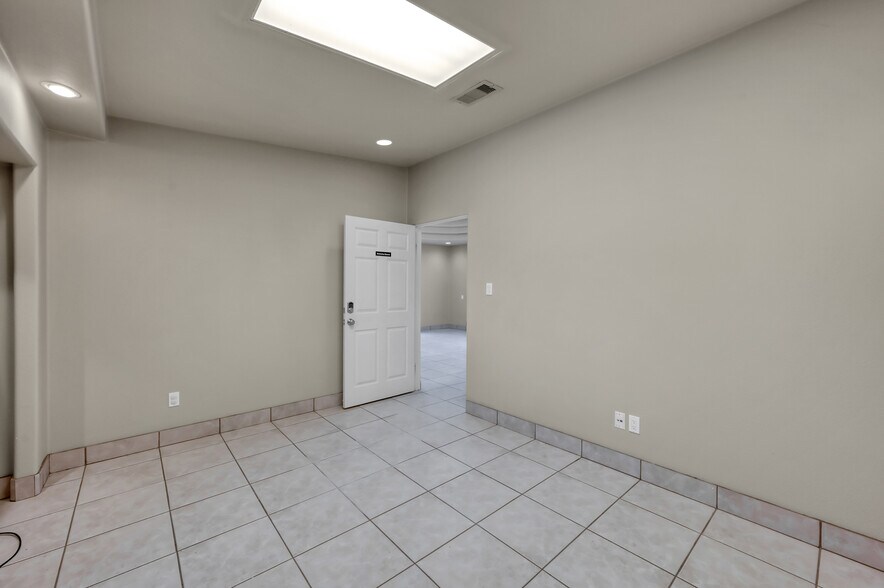 More Photos Of 32219 Tamina Rd, Magnolia Distribution For Lease