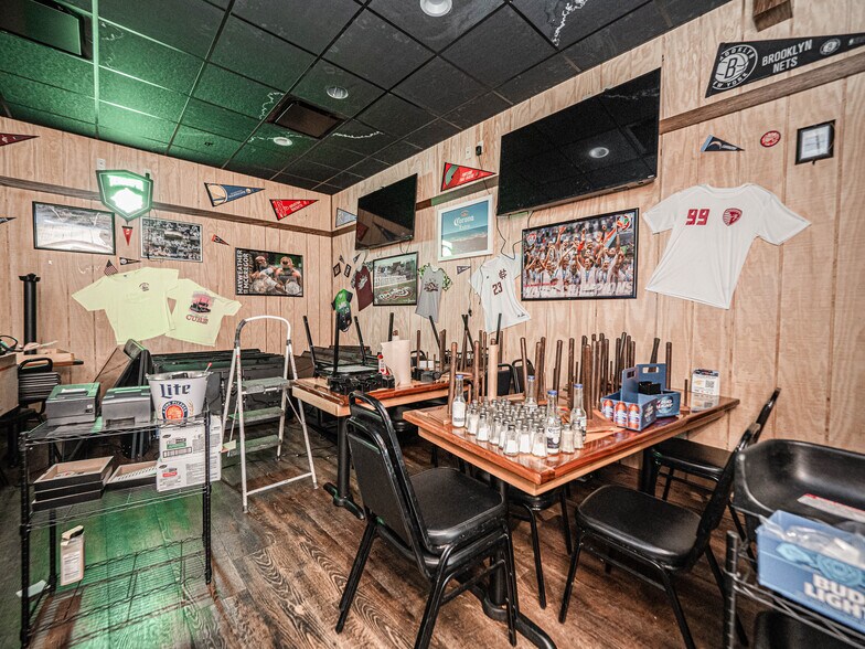 More Photos Of 401 Walker Dr, Henderson General Retail For Sale