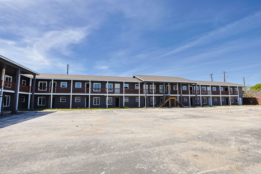 Primary Photo Of 1727 Main St, La Marque Apartments For Sale