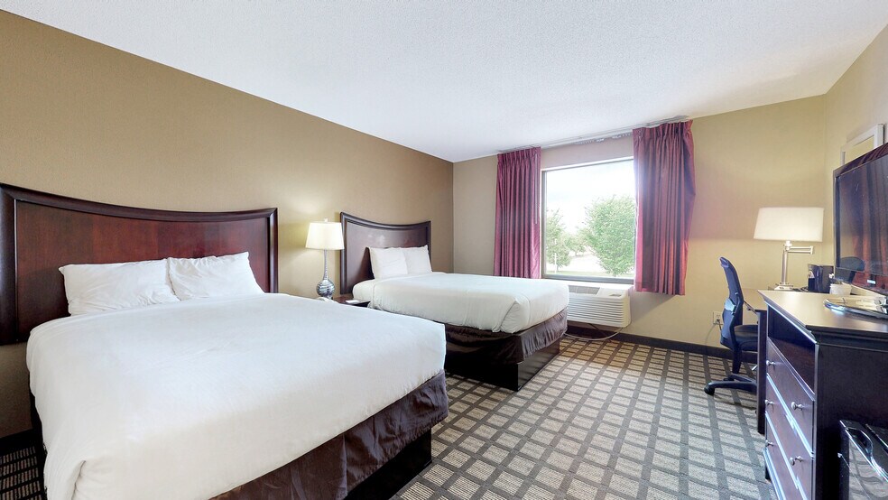 More Photos Of 6 Traders Cir, Normal Hotel For Sale