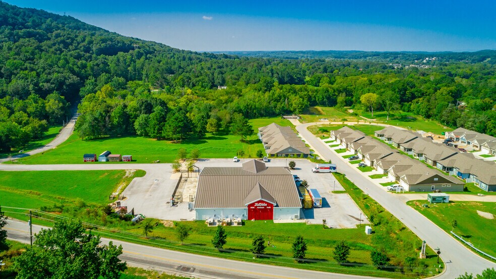 More Photos Of 9814 E Brainerd Rd, Ooltewah General Retail For Sale