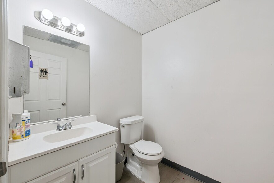 More Photos Of 10207-10235 General Dr, Orlando Warehouse For Sale
