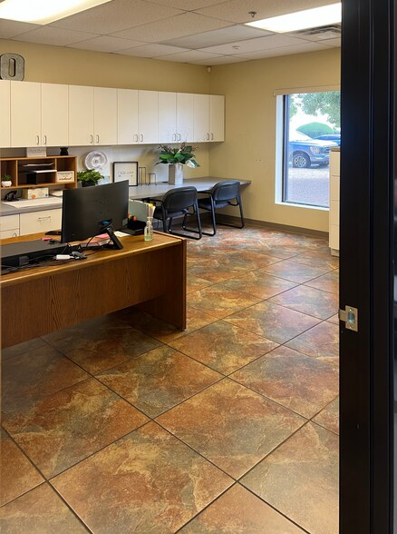 More Photos Of 3838 E Grove St, Phoenix Warehouse For Lease