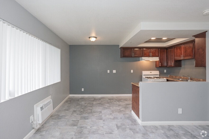 More Photos Of 420-422 S Birch St, Santa Ana Apartments For Sale
