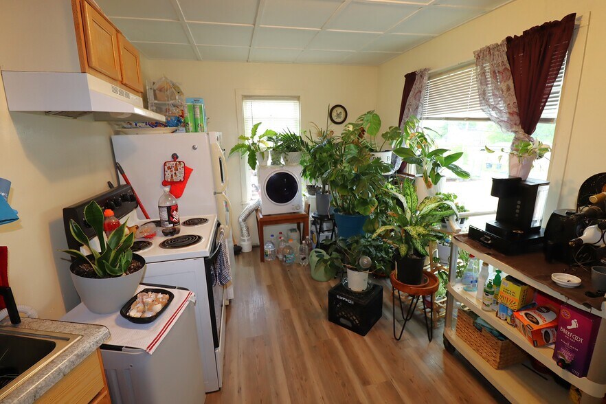 More Photos Of 1222 Lake Shore Dr E, Ashland Bar For Sale