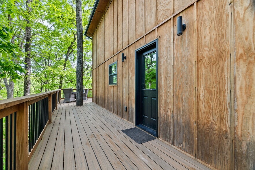 More Photos Of 22468 State Highway 112, Cassville Specialty For Sale