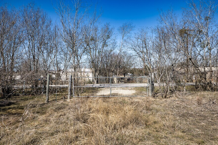 More Photos Of 7317 Old Lockhart Hwy, Buda Land For Sale