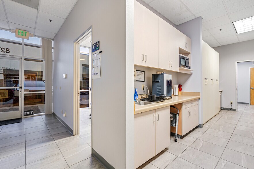 More Photos Of 803-827 Anchorage Place, Chula Vista Light Distribution For Lease