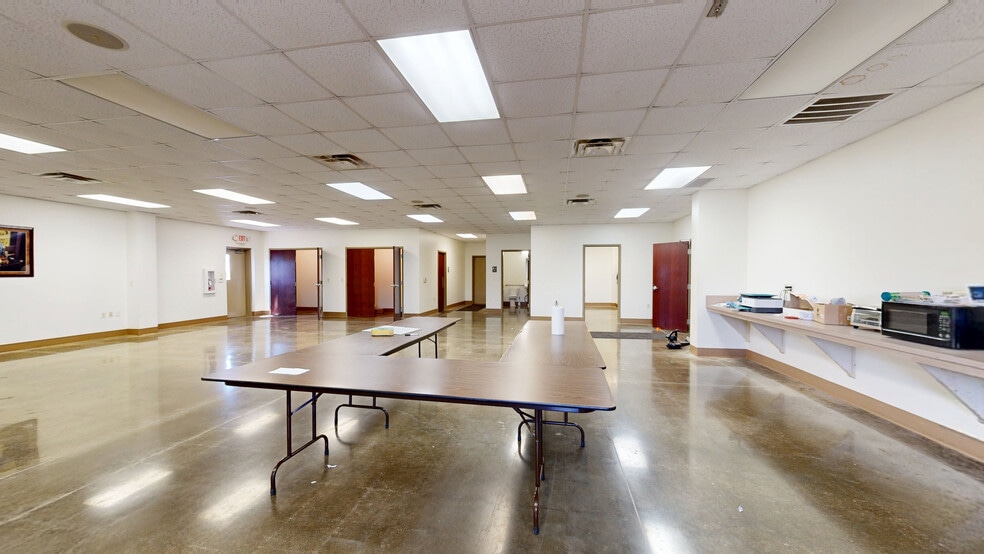 More Photos Of 851 W Harrison Rd, Longview Service For Sale