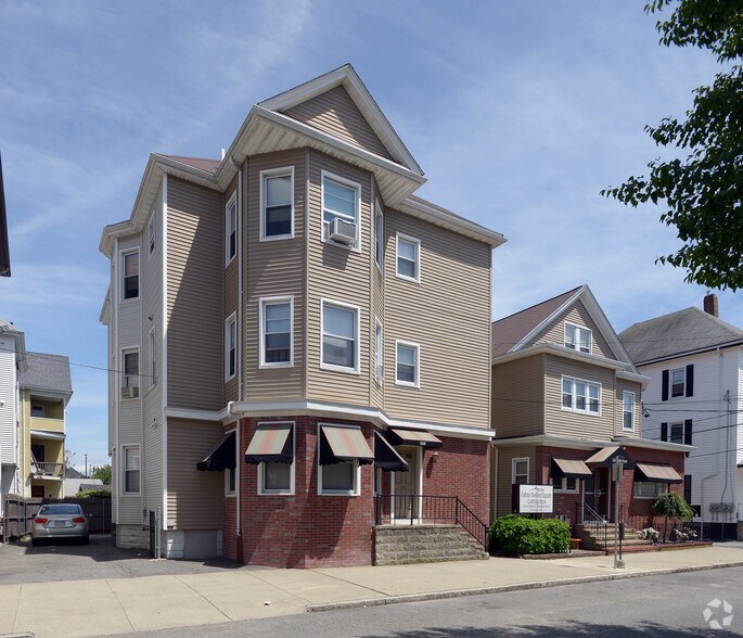 More Photos Of 512 N Front St, New Bedford Storefront Retail Residential For Sale