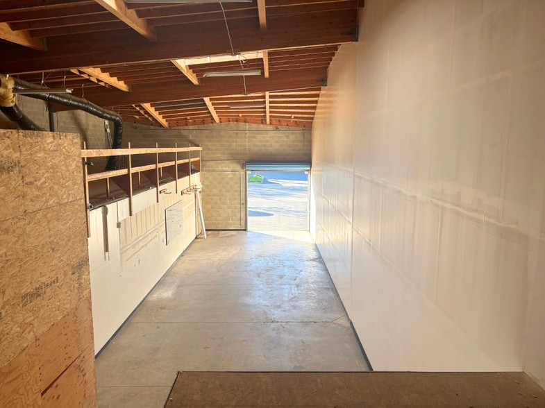 More Photos Of 3801 W Pacific Ave, Sacramento Warehouse For Lease