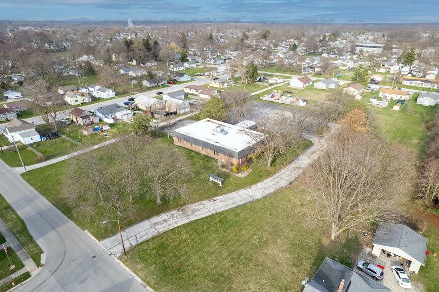 More Photos Of 1255 Engle St, Huntington Light Distribution For Sale