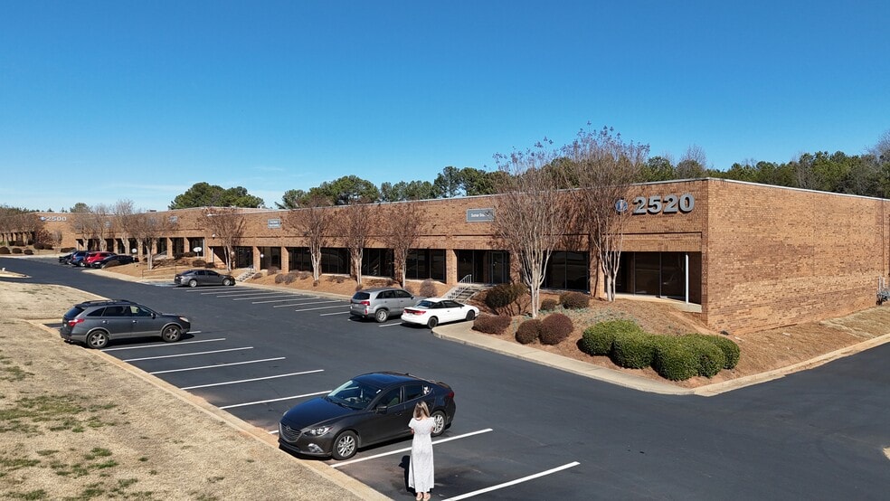 More Photos Of 2500 Park Central Blvd, Decatur Distribution For Lease
