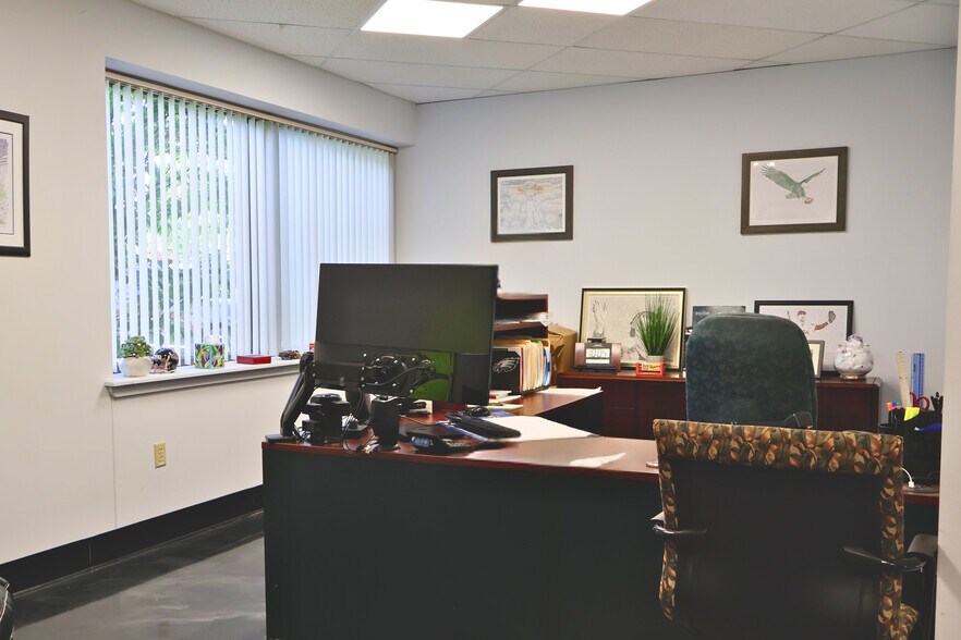 More Photos Of 6405 Flank Dr, Harrisburg Office For Sale