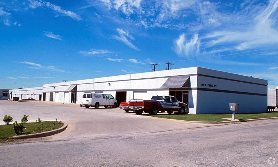 More Photos Of 100 E Felix St, Fort Worth Unknown For Lease