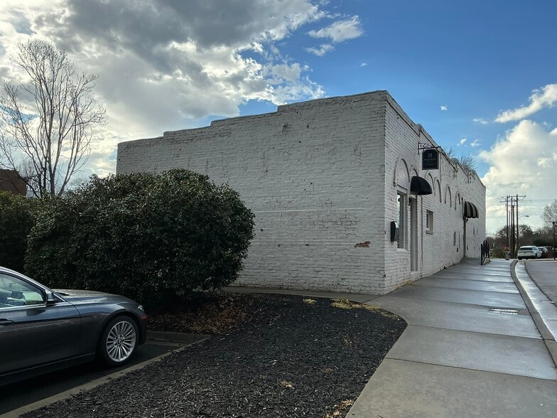 More Photos Of 124 Confederate St, Fort Mill Storefront For Sale