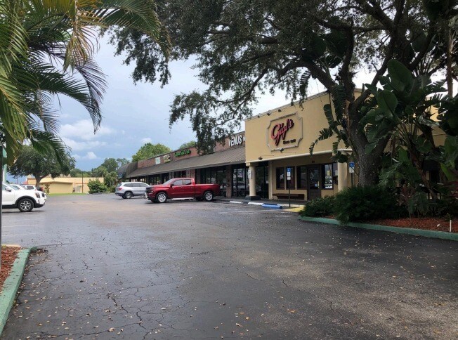 More Photos Of 5921 4th St N, Saint Petersburg Storefront For Lease