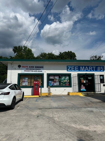More Photos Of 509 National Hwy, Thomasville Convenience Store For Sale