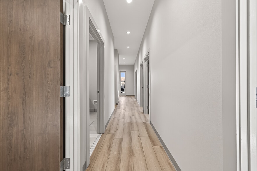 More Photos Of 217 Promenade Way, Sugar Land Medical For Sale