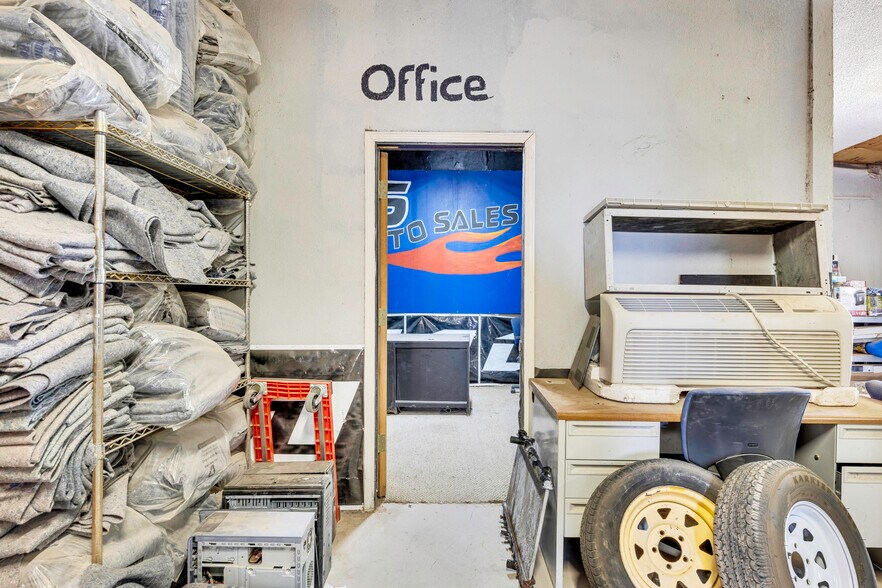 More Photos Of 14010 Montana Ave, El Paso Auto Salvage Facility For Sale