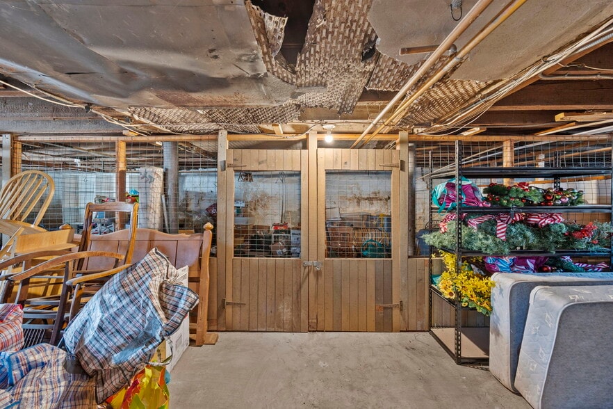 More Photos Of 76 Cottage St, New Bedford Multifamily For Sale