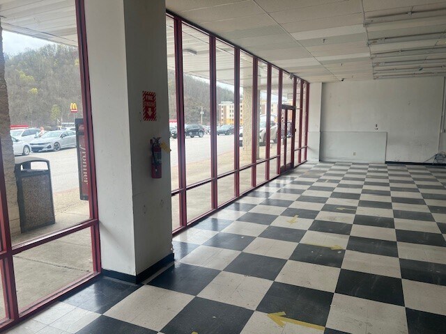More Photos Of 303-309 Crossings Mall, Elkview Unknown For Lease