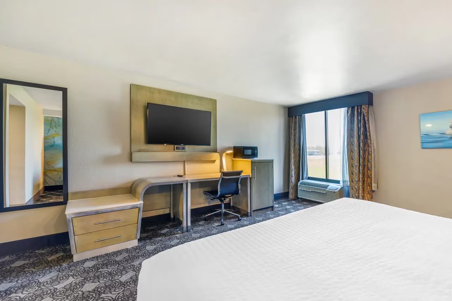 More Photos Of 2227 Old Fort Pky, Murfreesboro Hotel For Sale