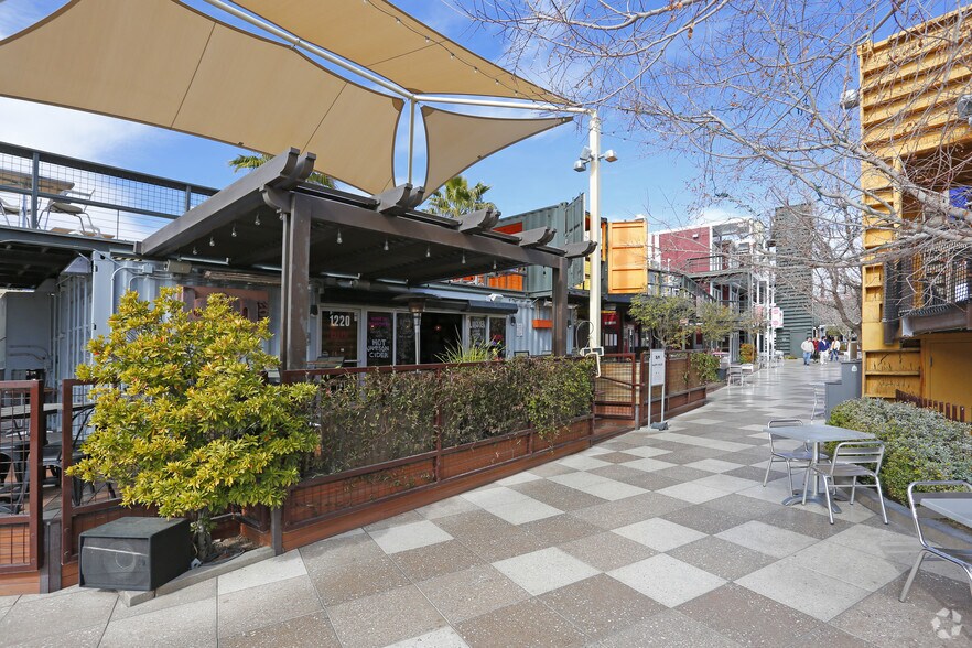 More Photos Of 707 Fremont St, Las Vegas General Retail For Lease