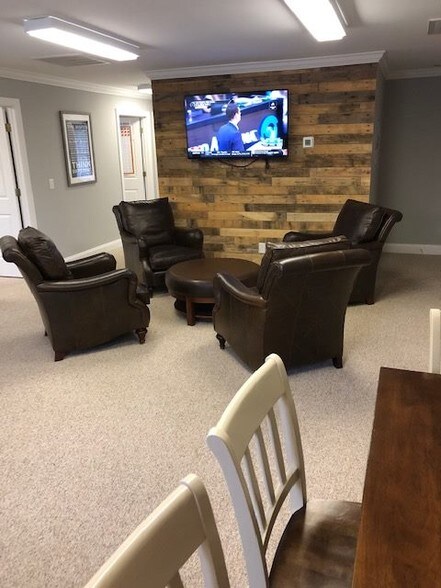 More Photos Of 1743 S Main St, Wake Forest Office For Lease