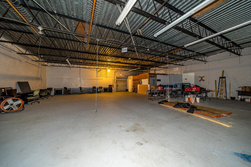 More Photos Of 4718 Gall Blvd, Zephyrhills Freestanding For Sale