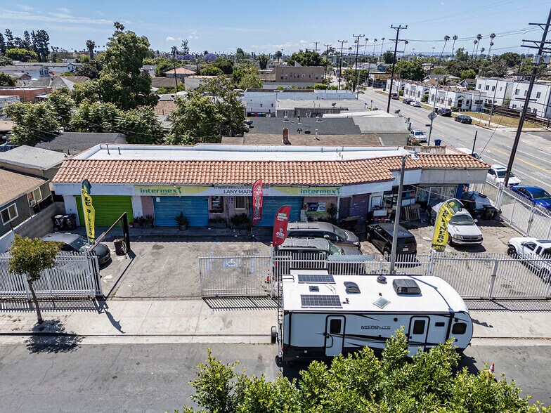 More Photos Of 6500 S Hoover St, Los Angeles General Retail For Sale