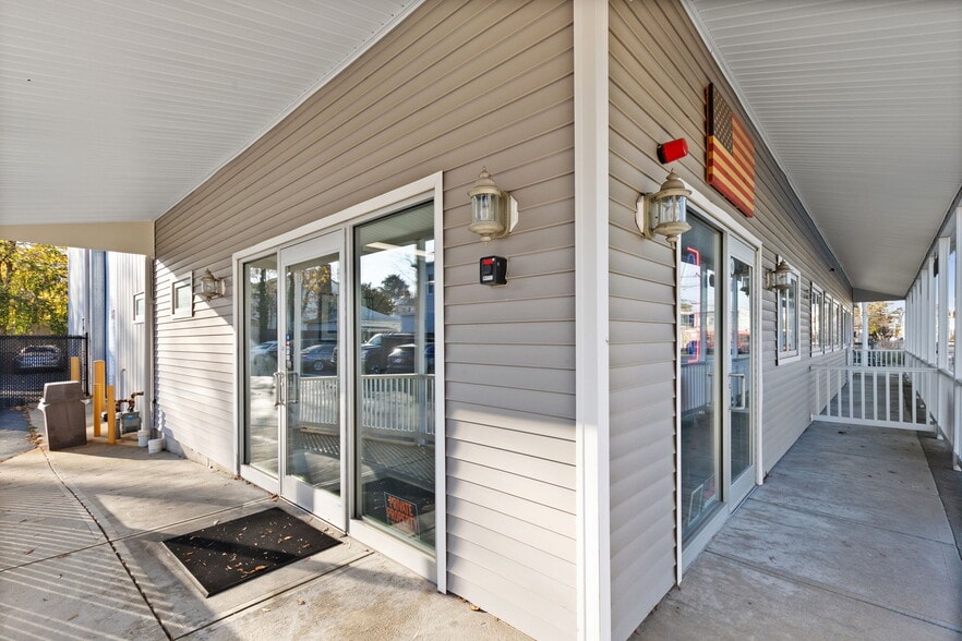 More Photos Of 658 N Main St, Brockton General Retail For Sale