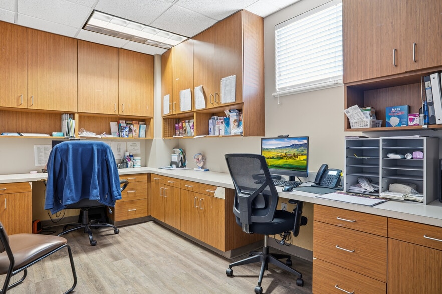 More Photos Of 1729 Lakeland Hills Blvd, Lakeland Medical For Sale
