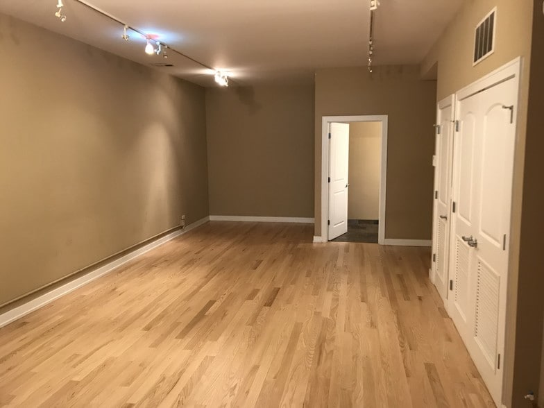 More Photos Of 2205 W Roscoe St, Chicago Storefront Retail Residential For Sale