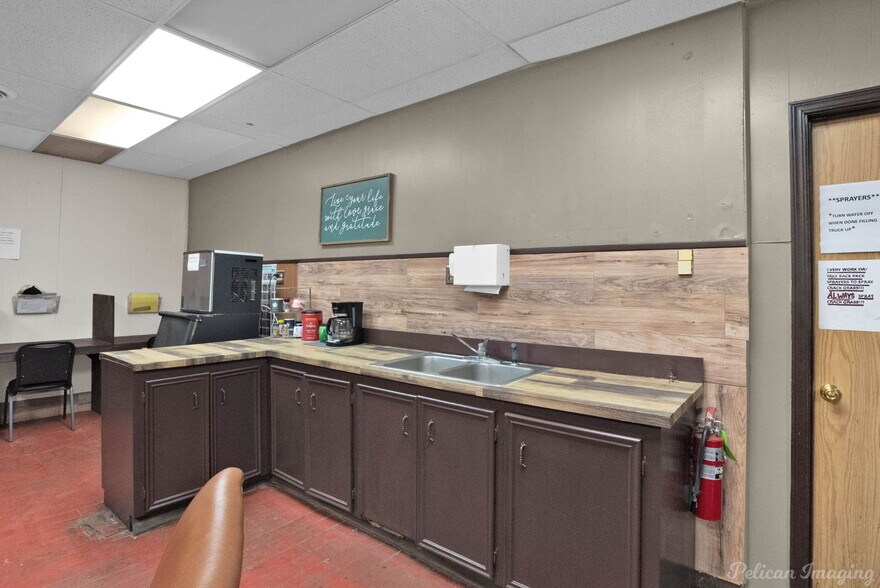 More Photos Of 250 Montgomery St, Shreveport Warehouse For Sale