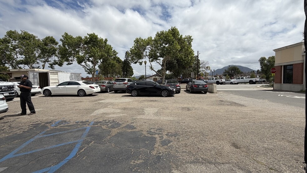 More Photos Of 2376 Ventura Blvd, Camarillo Auto Repair For Lease