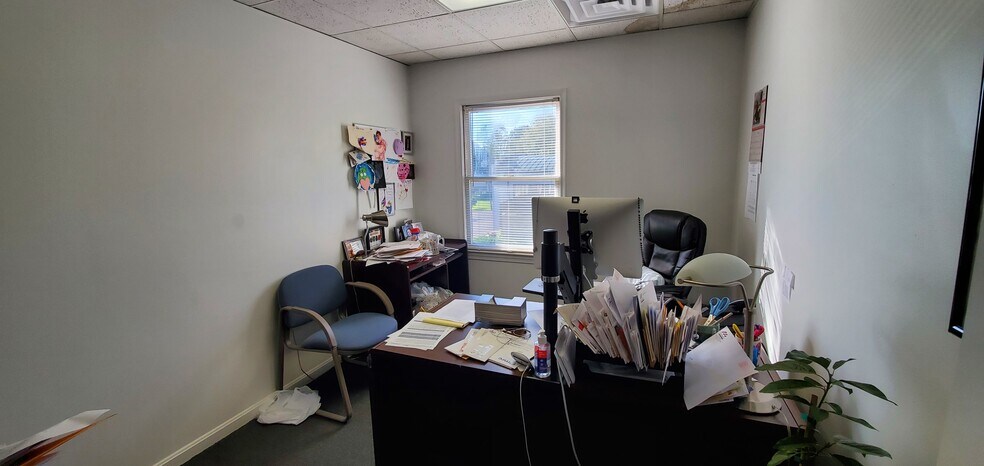 More Photos Of 22B John Marshall St, Warrenton Office For Lease