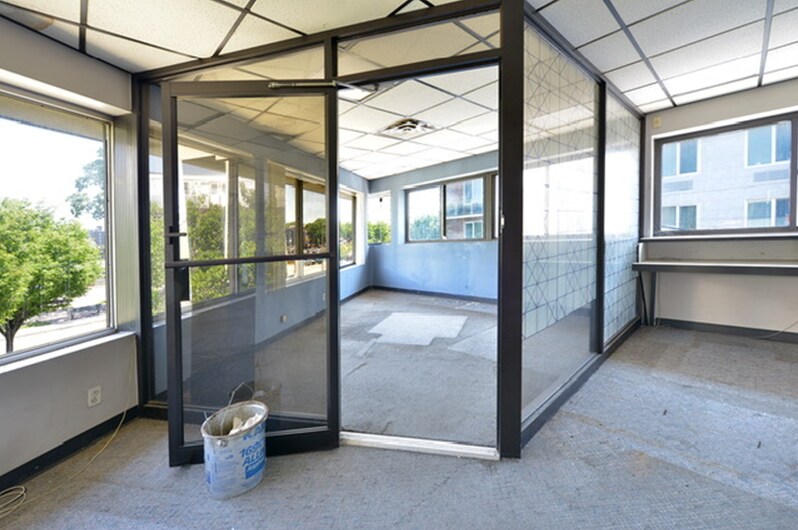 More Photos Of 31-08 Astoria Blvd, Astoria General Retail For Sale