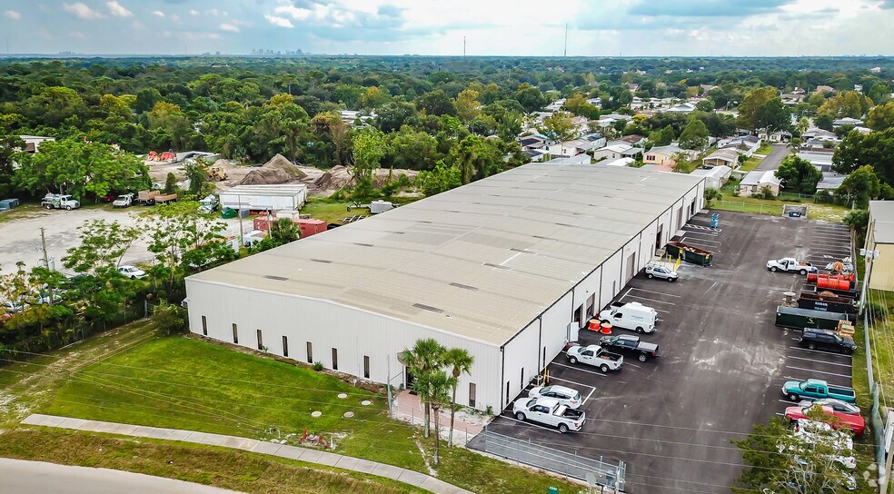 More Photos Of 2402 Clark St, Apopka Manufacturing For Lease