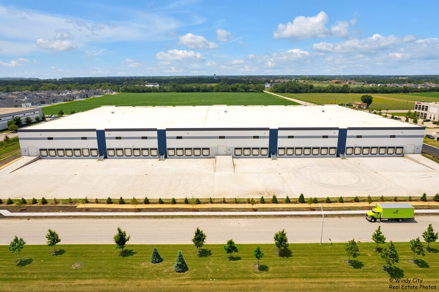 More Photos Of SEC Kenyon Road and IL RT. 25, Bartlett Distribution For Lease