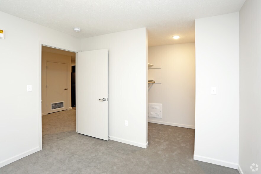 More Photos Of 25 S Linden Ave, Council Bluffs Apartments For Sale