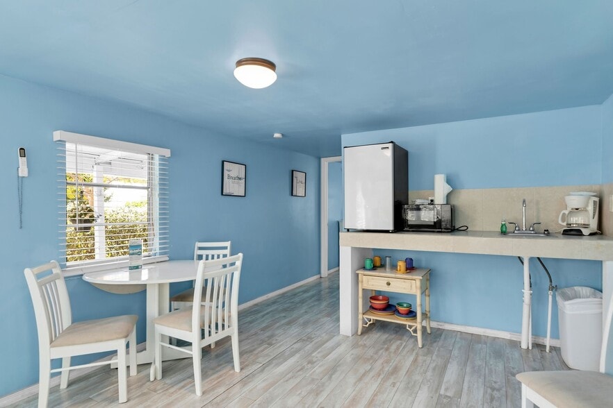 More Photos Of 243 61st St, Marathon Hotel For Sale