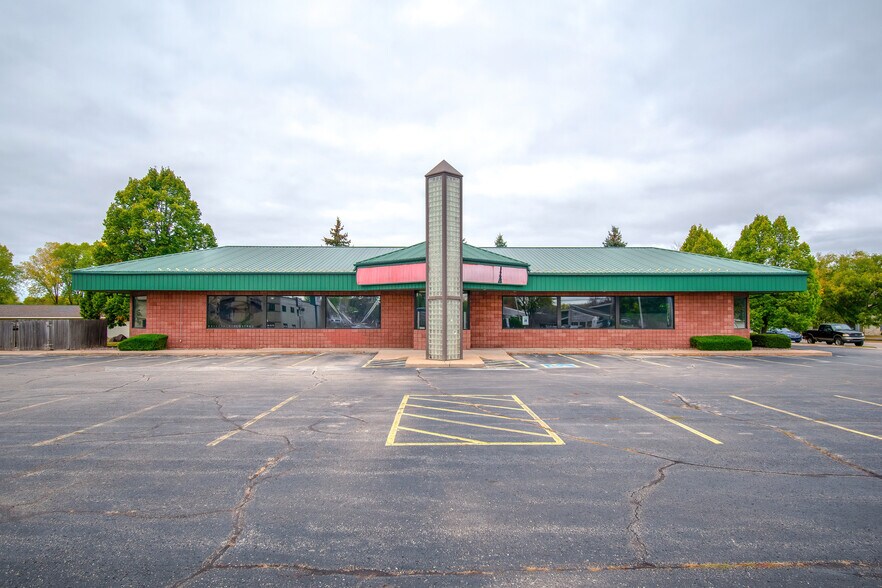 Primary Photo Of 1250 S Appleton Rd, Menasha Storefront Retail Office For Lease