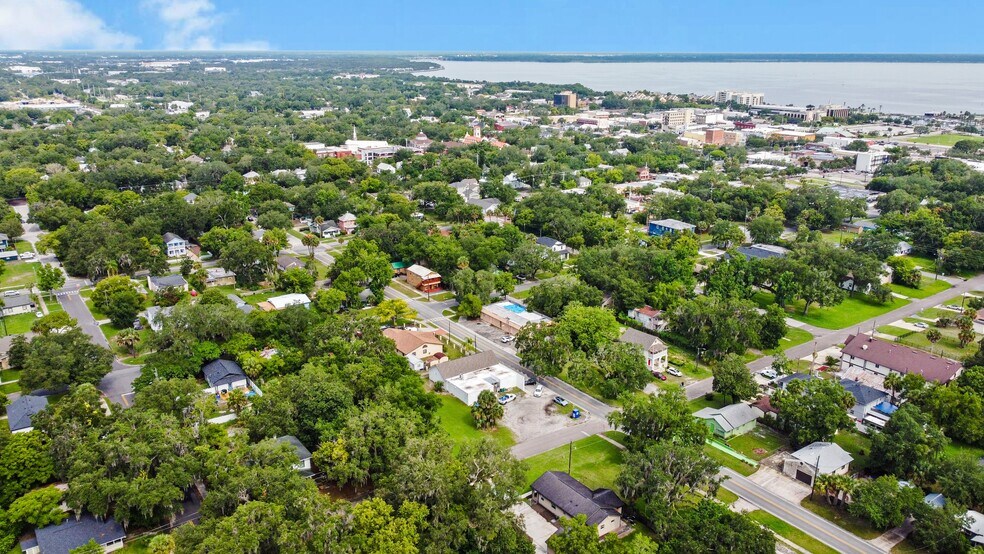 More Photos Of 509 E 7th St, Sanford Convenience Store For Sale