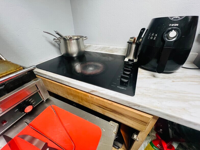 More Photos Of 6661 Bowden Rd, Jacksonville Fast Food For Lease