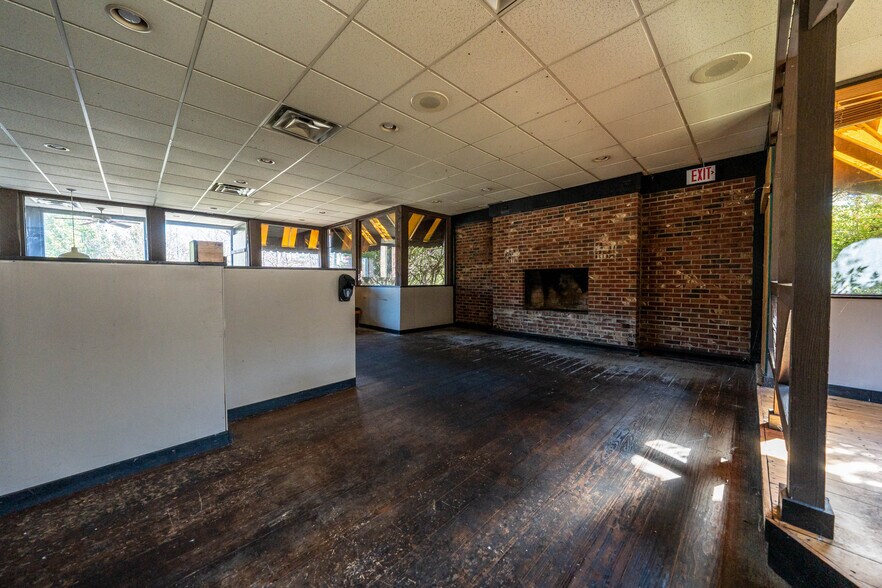 More Photos Of 1941 Champion Dr, Canton Restaurant For Lease