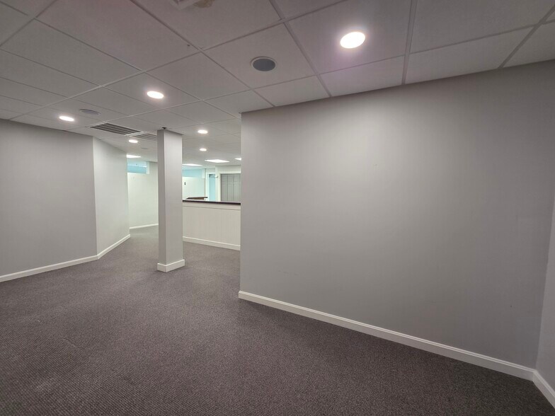 More Photos Of 705-709 Milford Rd, Merrimack Unknown For Lease